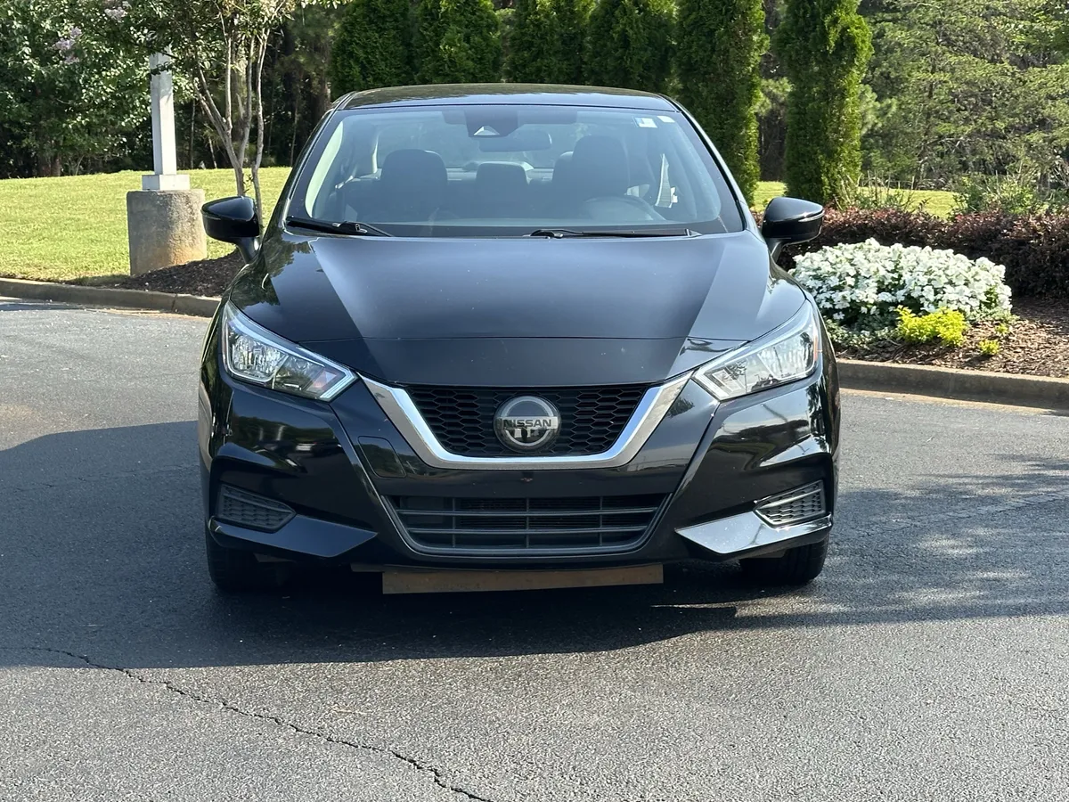 2021 Nissan Versa SV CVT thumbnail 2