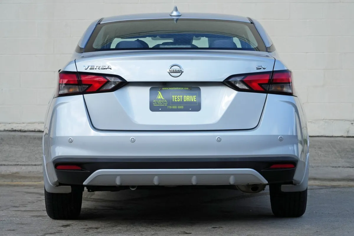 2021 Nissan Versa SV thumbnail 10