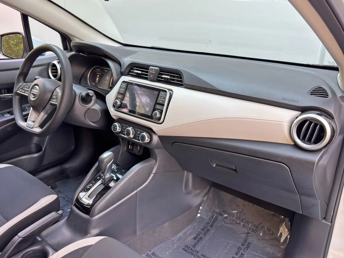 2021 Nissan Versa SV thumbnail 13