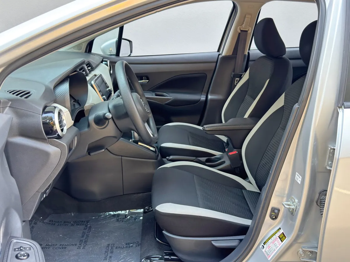 2021 Nissan Versa SV thumbnail 15