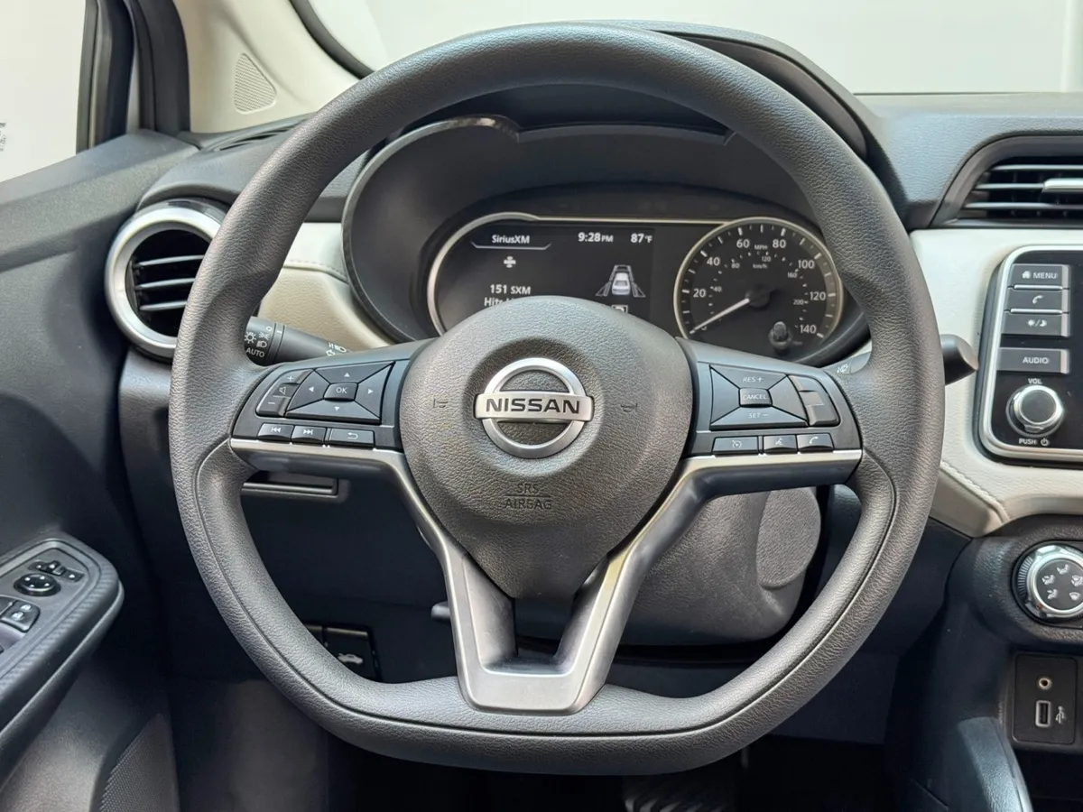 2021 Nissan Versa SV thumbnail 17