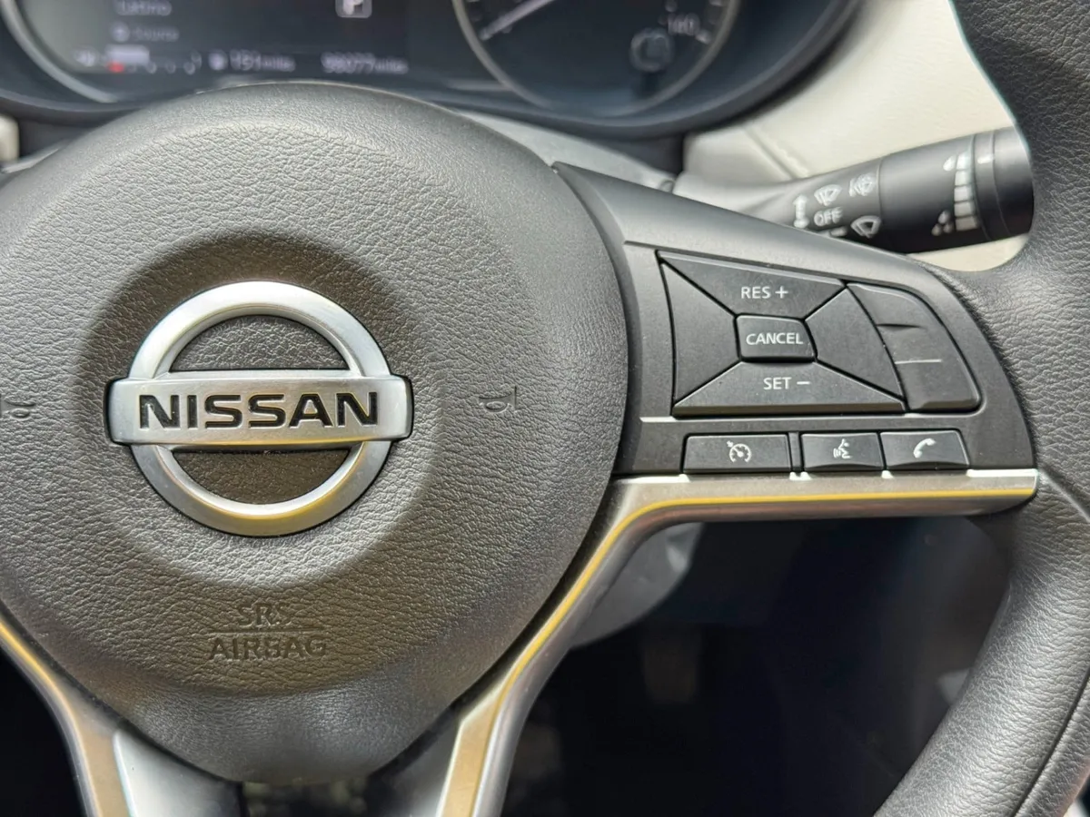 2021 Nissan Versa SV thumbnail 19