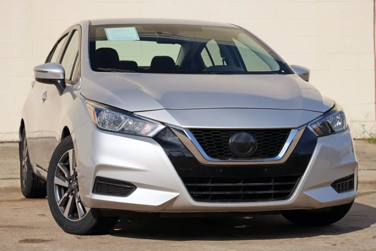 2021 Nissan Versa SV thumbnail 2