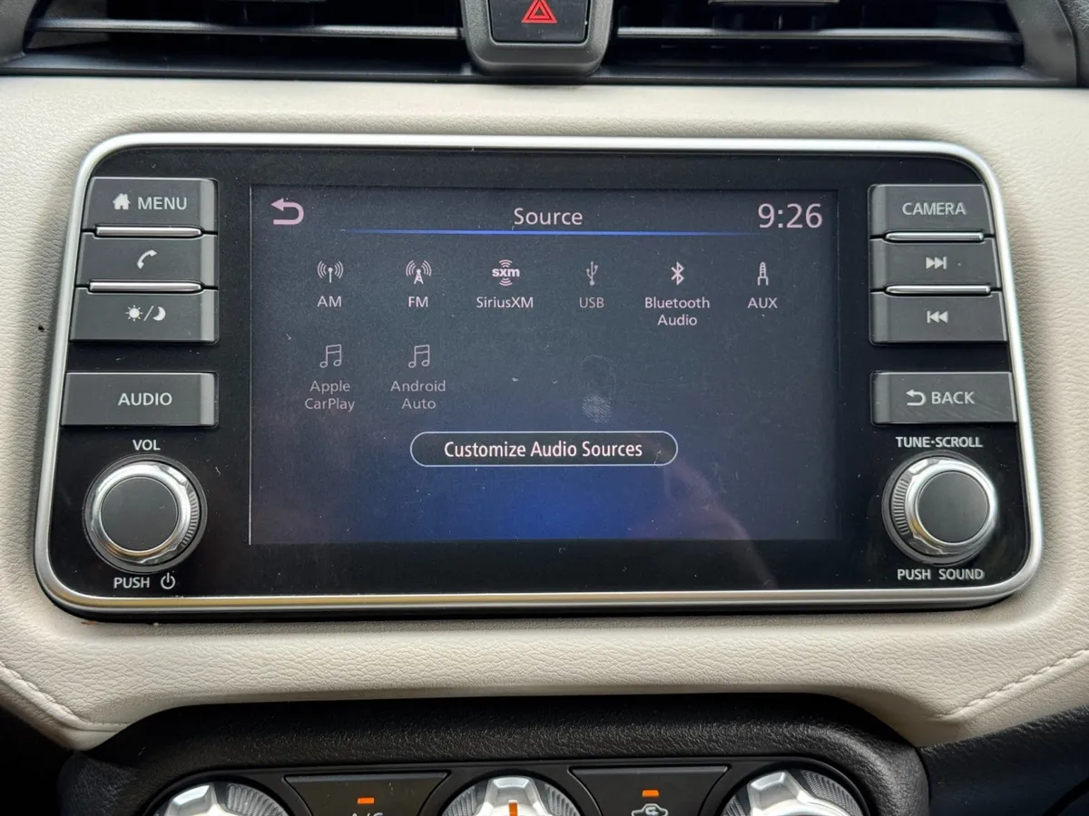 2021 Nissan Versa SV thumbnail 21