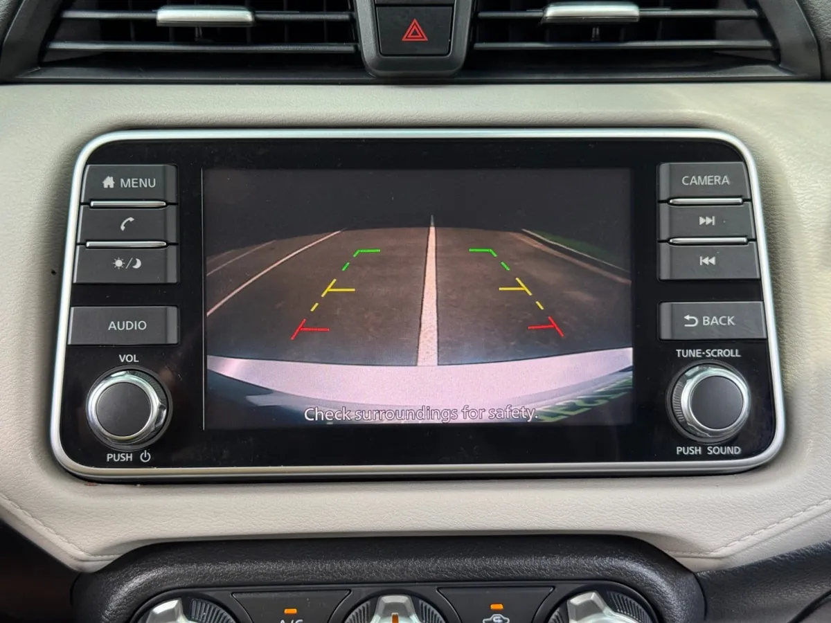 2021 Nissan Versa SV thumbnail 22