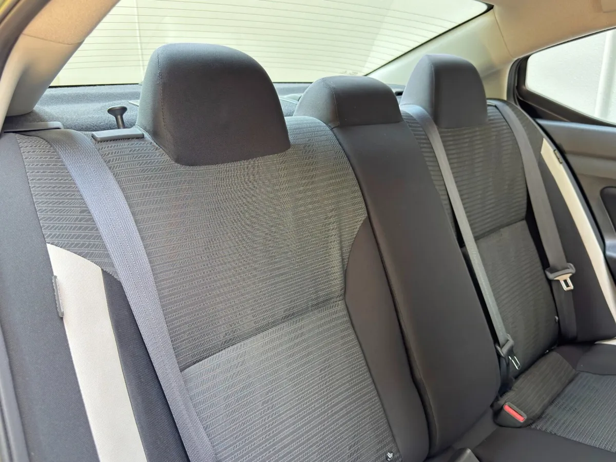 2021 Nissan Versa SV thumbnail 31