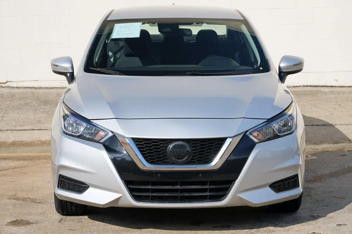 2021 Nissan Versa SV thumbnail 39