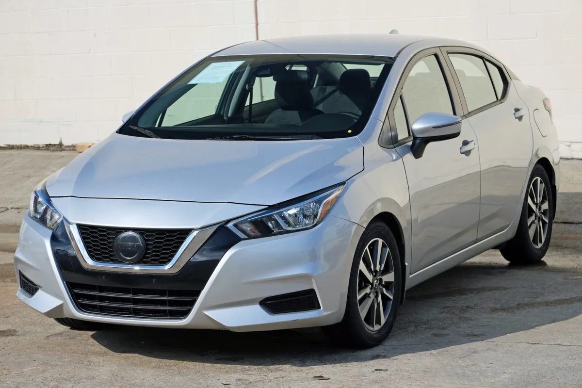 2021 Nissan Versa SV thumbnail 40