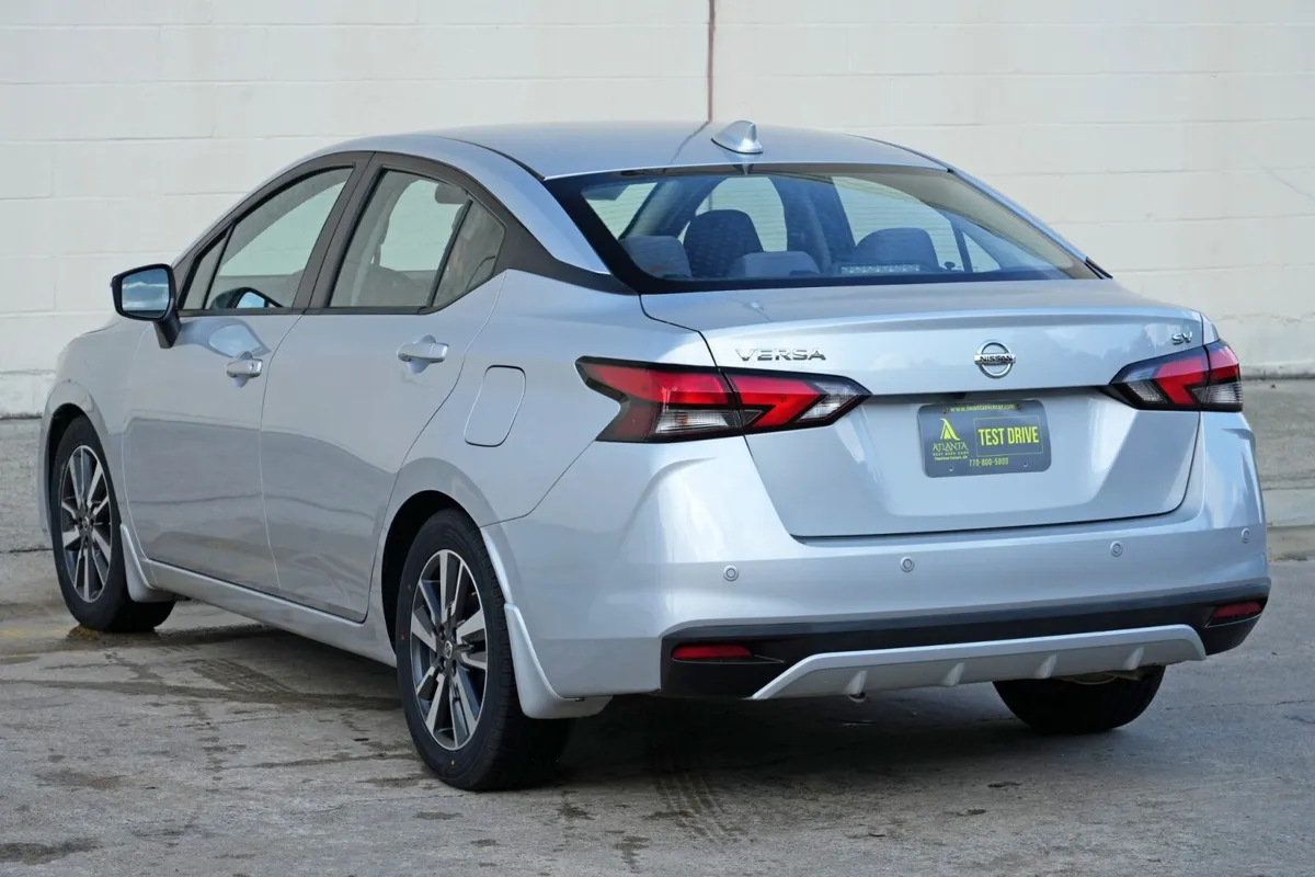 2021 Nissan Versa SV thumbnail 42