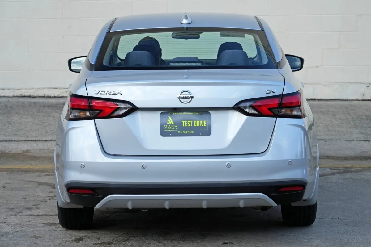 2021 Nissan Versa SV thumbnail 43