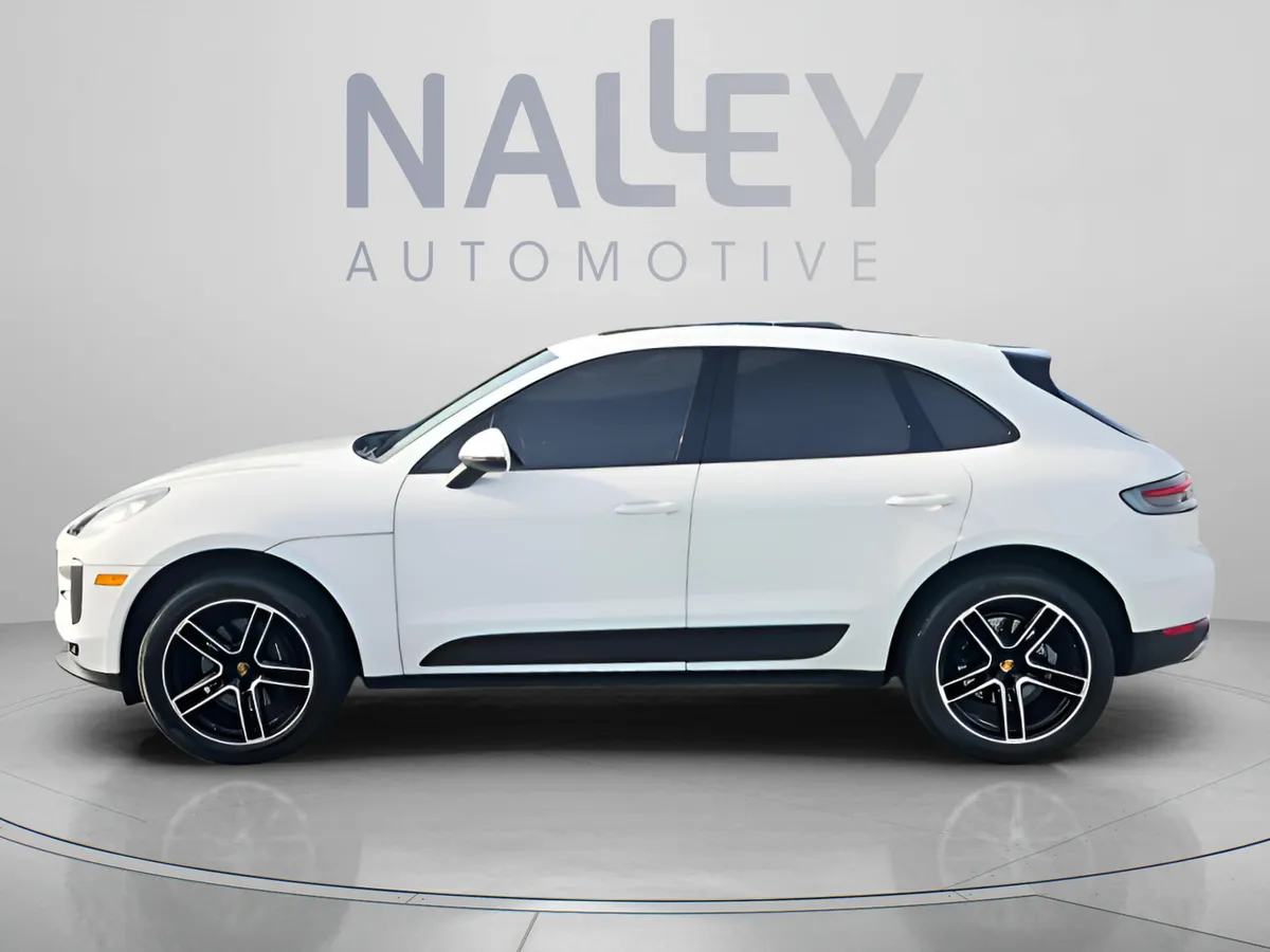 2021 Porsche Macan Base thumbnail 2