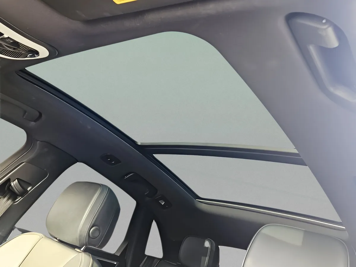 2021 Porsche Macan Base thumbnail 29