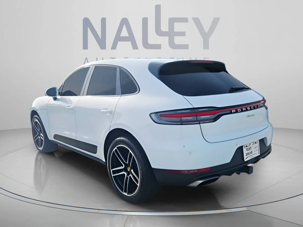 2021 Porsche Macan Base thumbnail 4