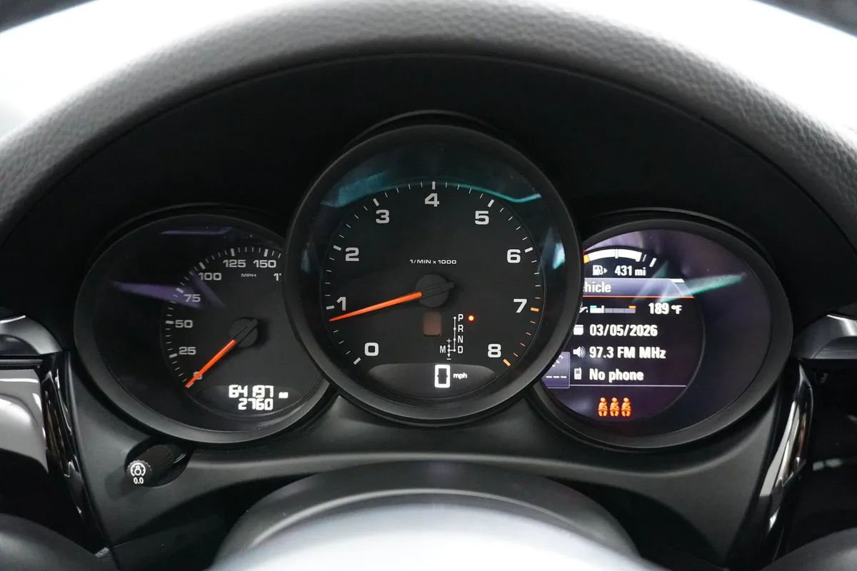2021 Porsche Macan thumbnail 19