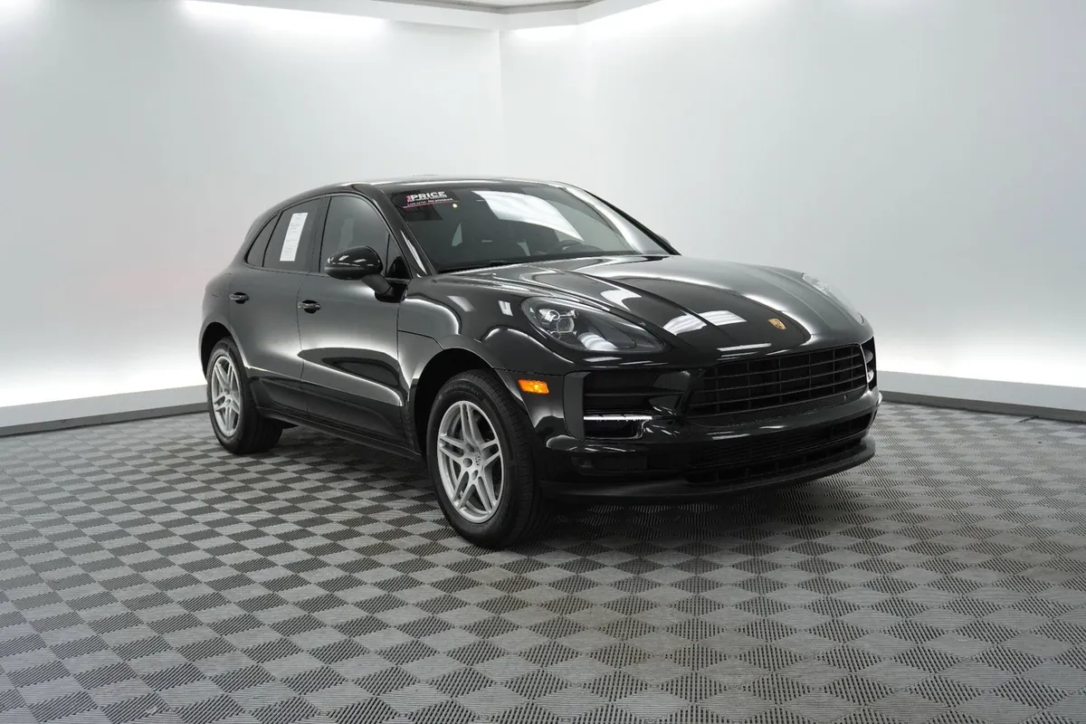 2021 Porsche Macan thumbnail 6