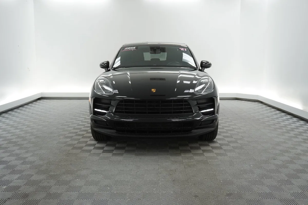 2021 Porsche Macan thumbnail 7