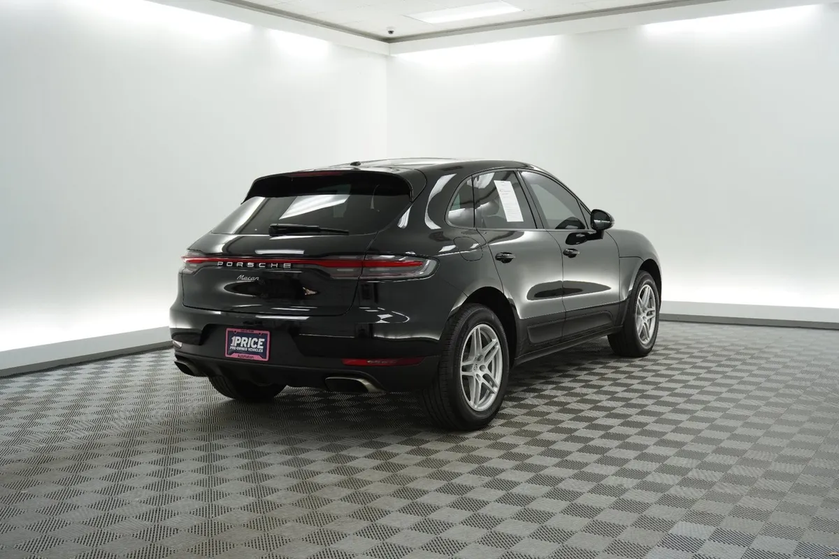 2021 Porsche Macan thumbnail 9
