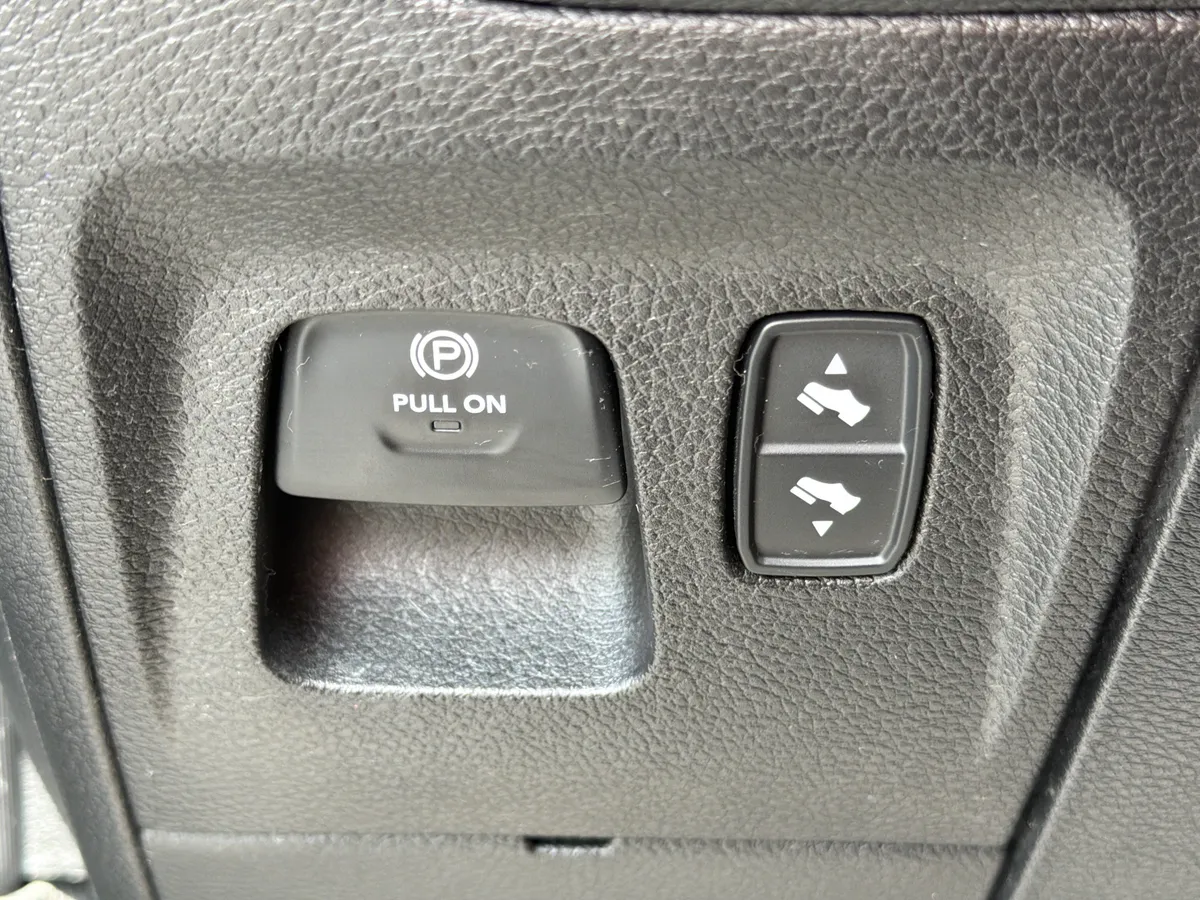 2021 Ram 1500 Big Horn thumbnail 13