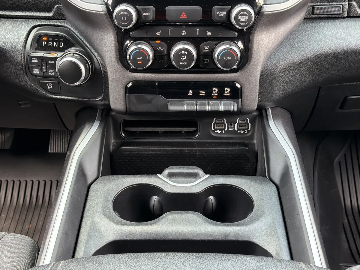 2021 Ram 1500 Big Horn thumbnail 5