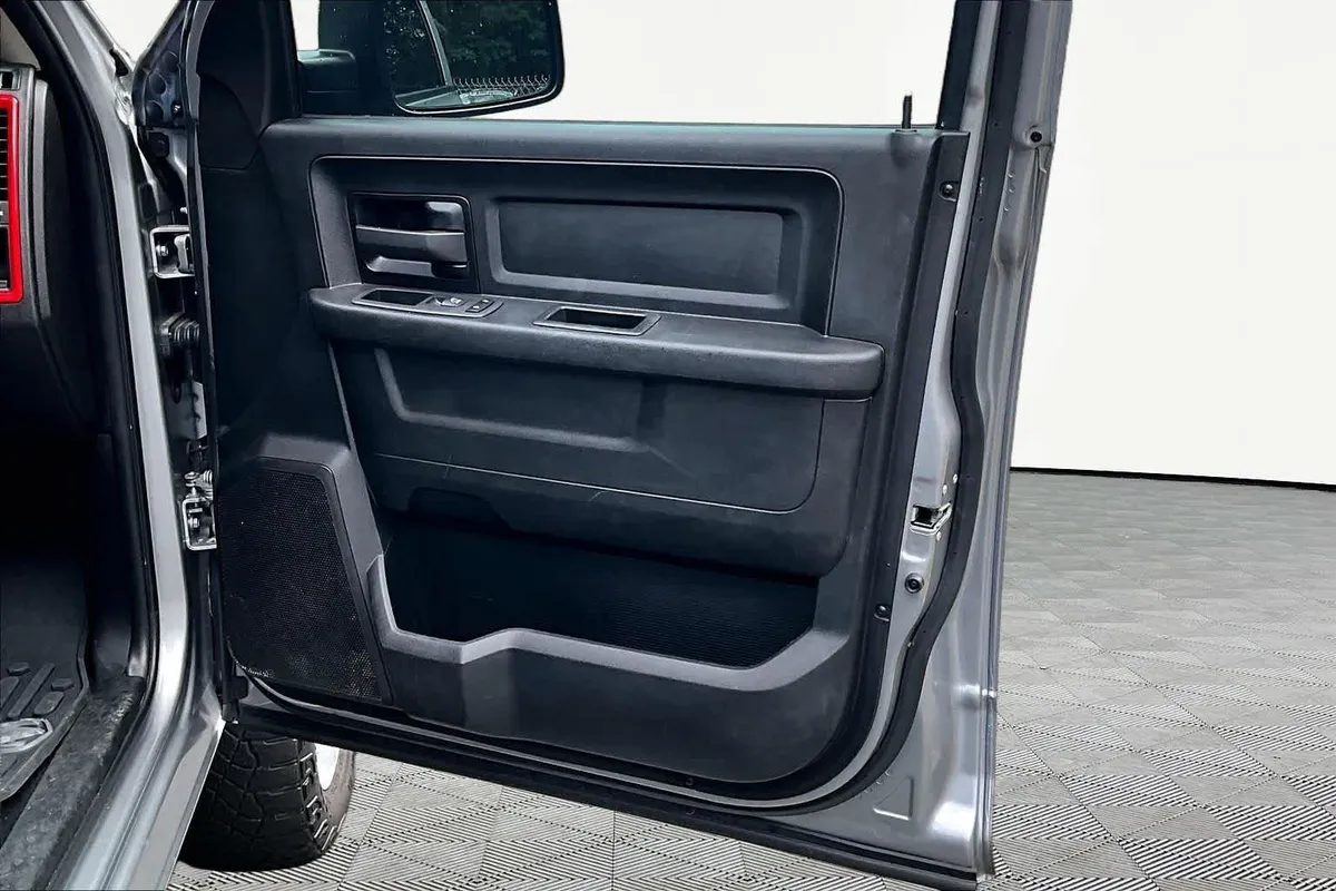 2021 Ram 1500 Classic Tradesman thumbnail 23