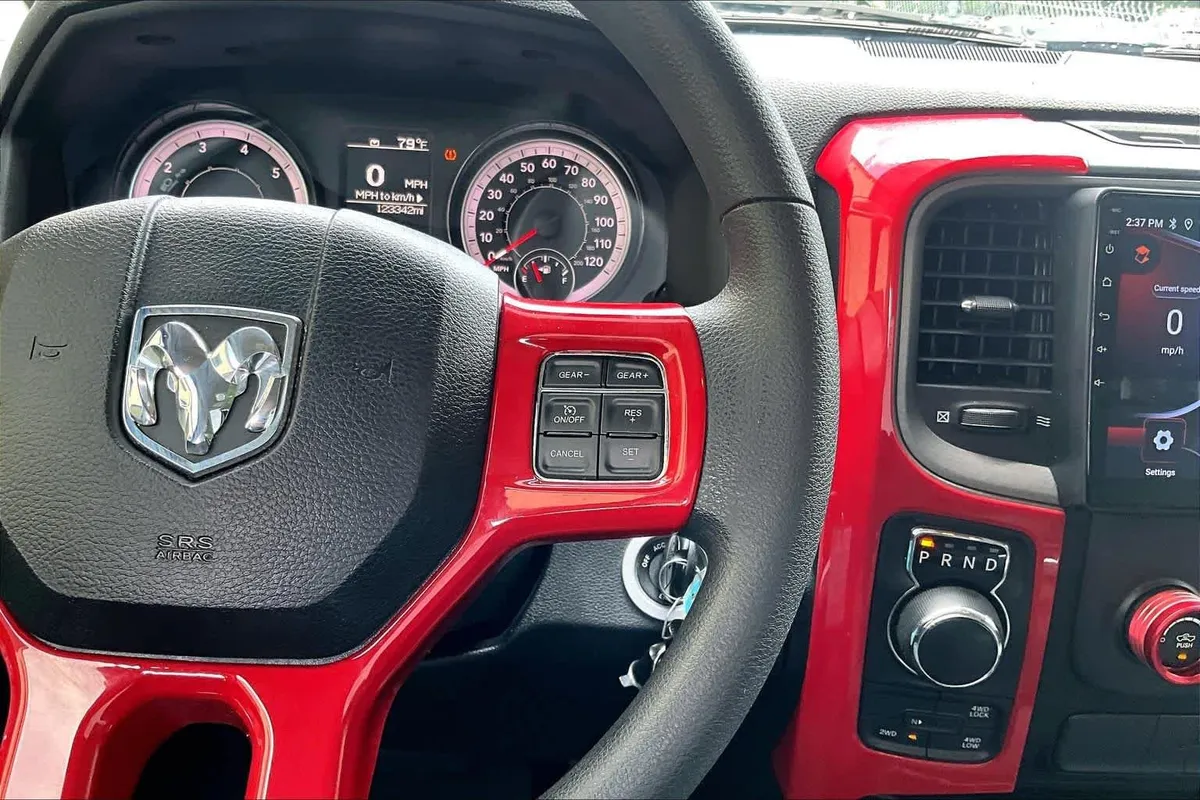 2021 Ram 1500 Classic Tradesman thumbnail 25