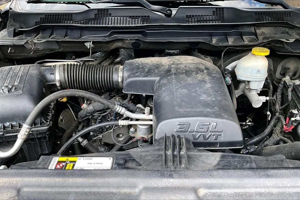 2021 Ram 1500 Classic Tradesman thumbnail 32