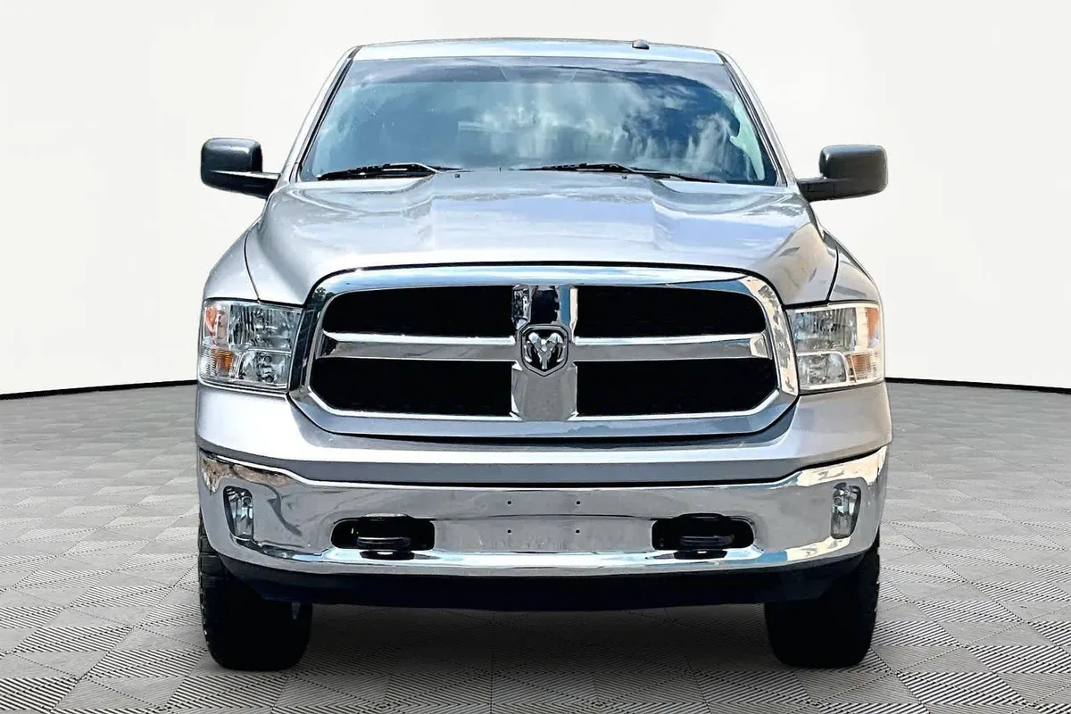 2021 Ram 1500 Classic Tradesman thumbnail 4