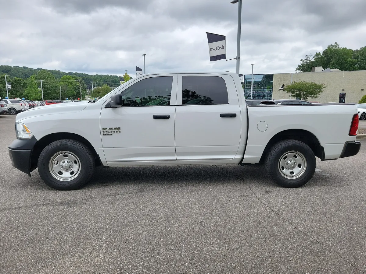 2021 Ram 1500 Classic Tradesman thumbnail 2