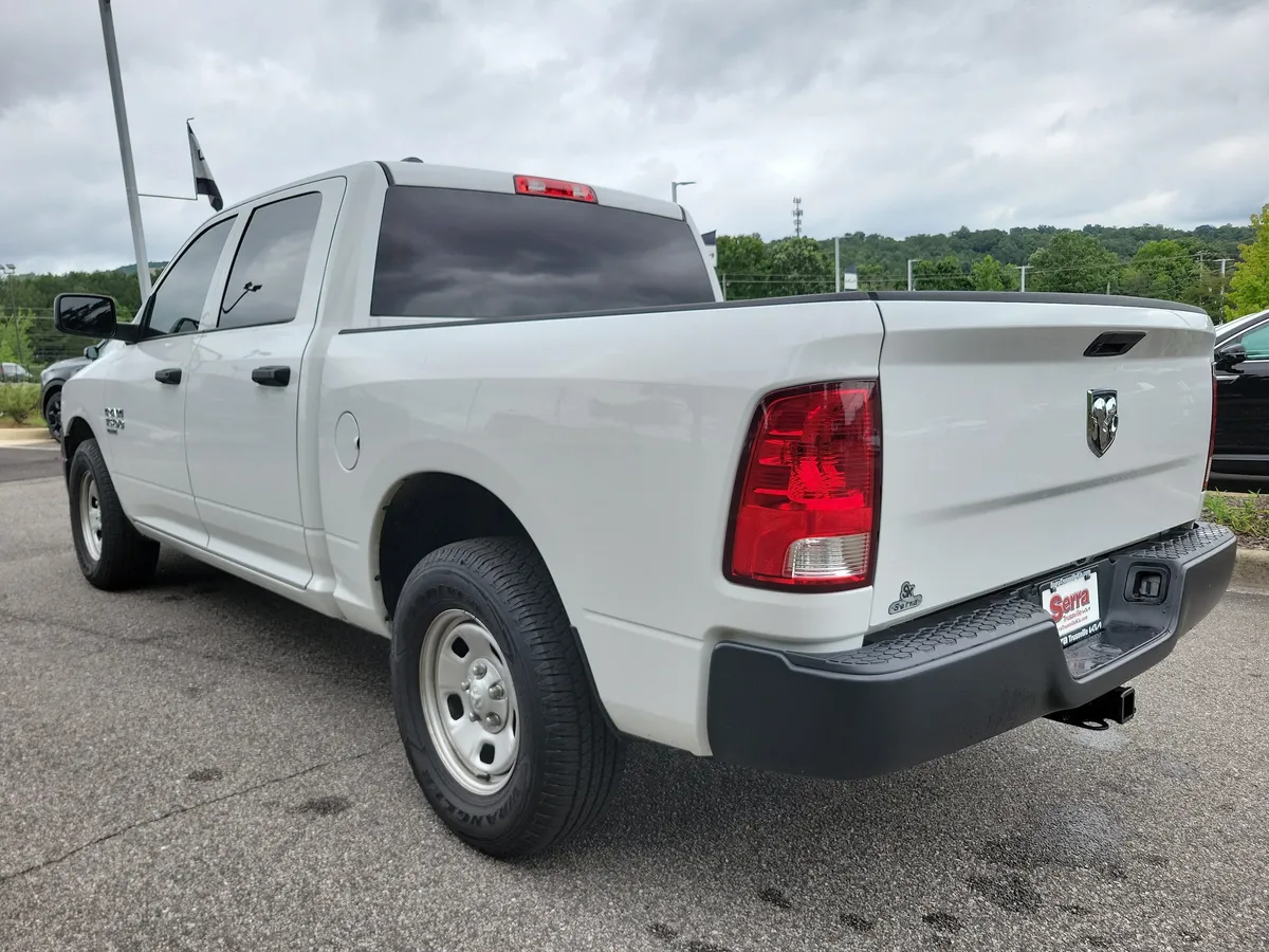 2021 Ram 1500 Classic Tradesman thumbnail 3