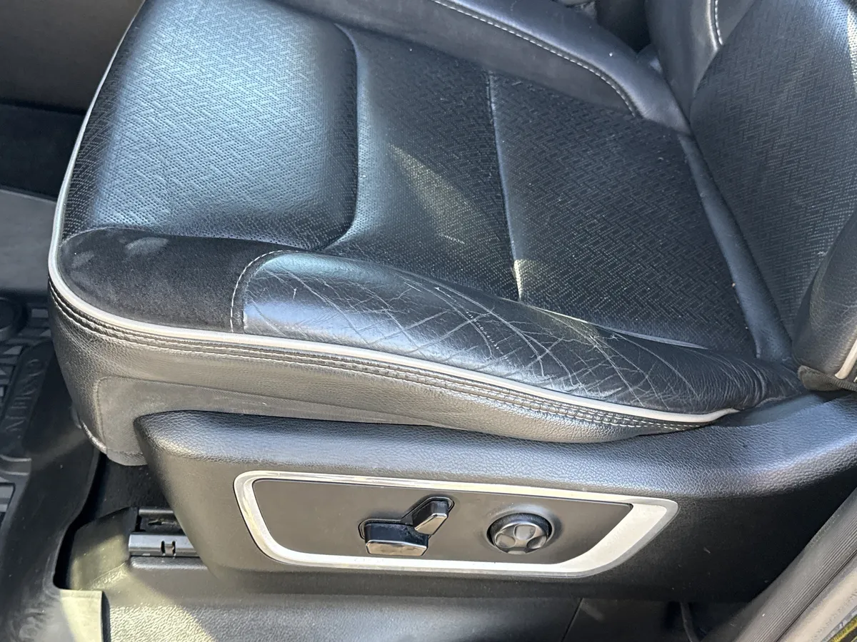 2021 Ram 1500 Laramie thumbnail 17