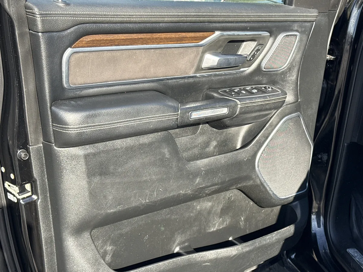 2021 Ram 1500 Laramie thumbnail 18