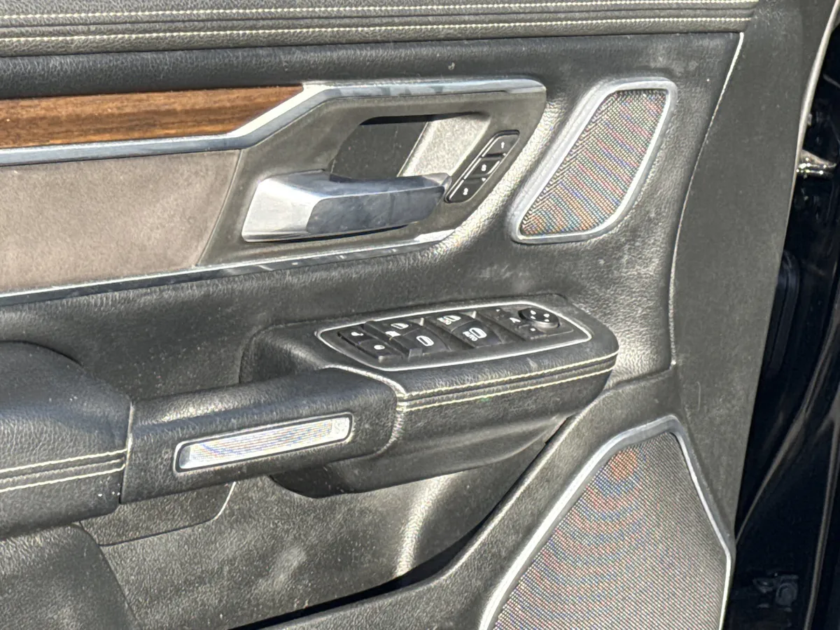 2021 Ram 1500 Laramie thumbnail 19