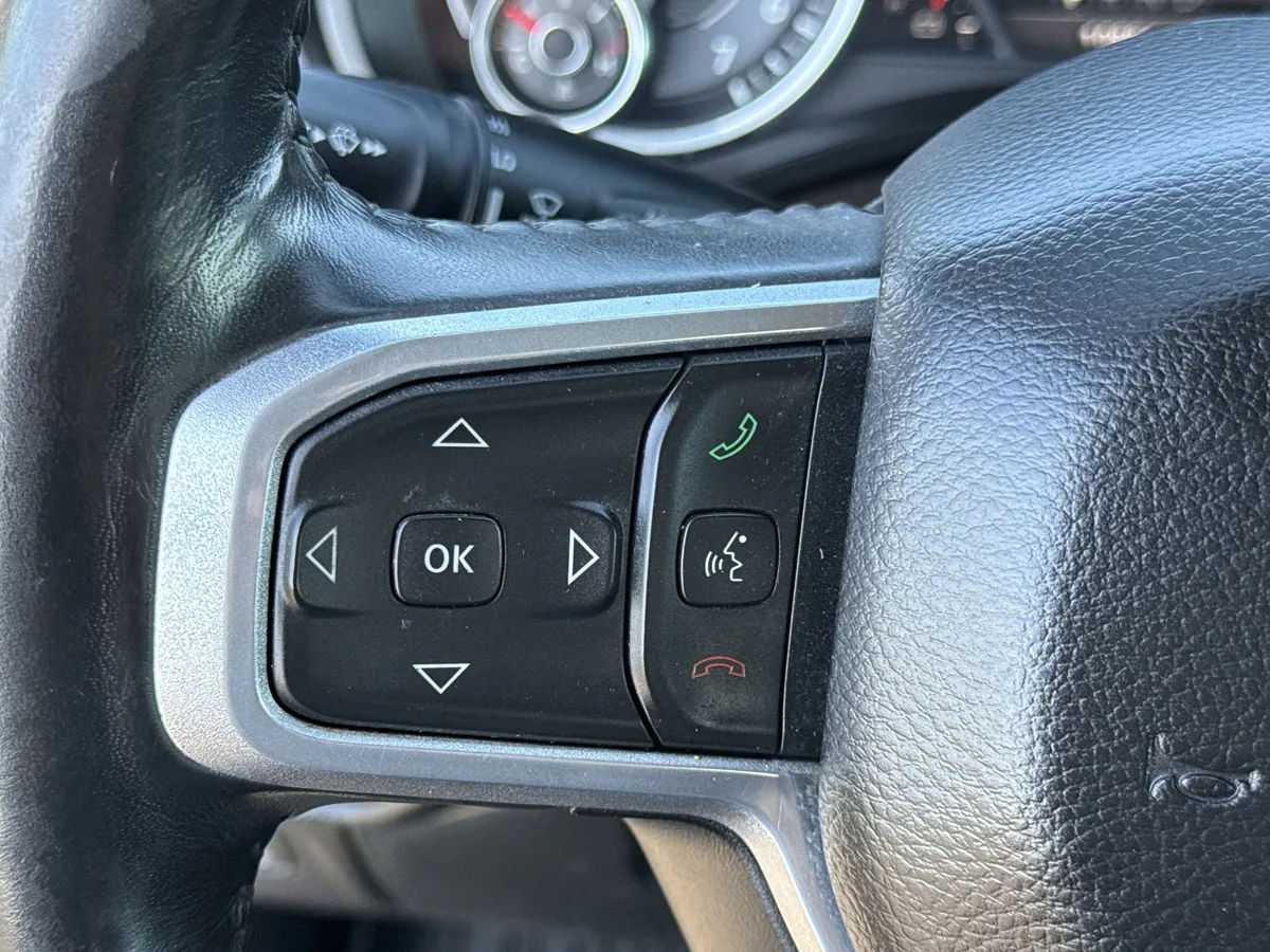 2021 Ram 1500 Laramie thumbnail 24