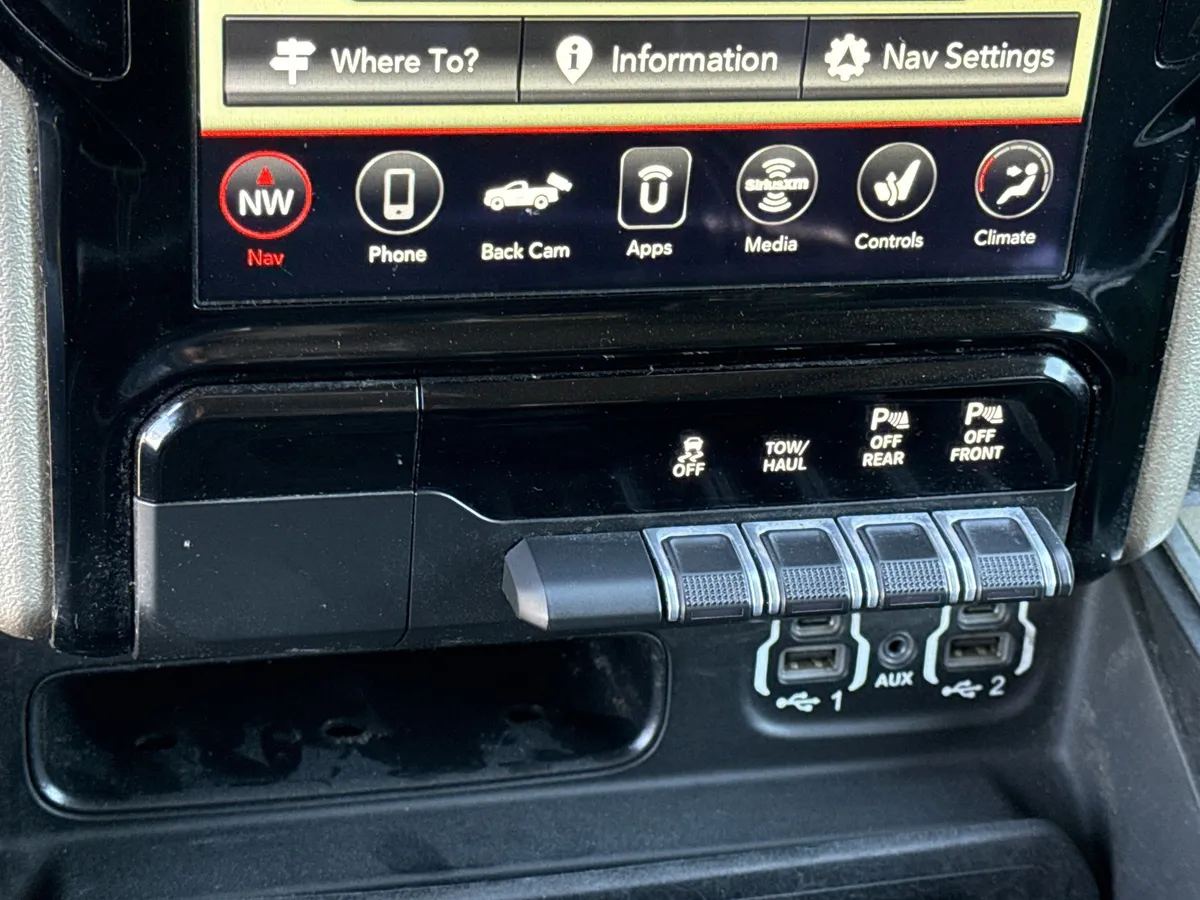 2021 Ram 1500 Laramie thumbnail 29