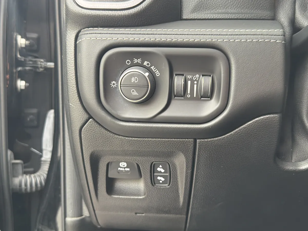 2021 Ram 1500 TRX thumbnail 39
