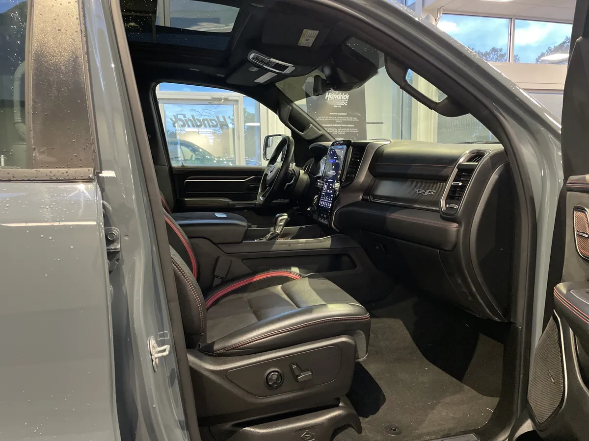 2021 Ram 1500 TRX thumbnail 37
