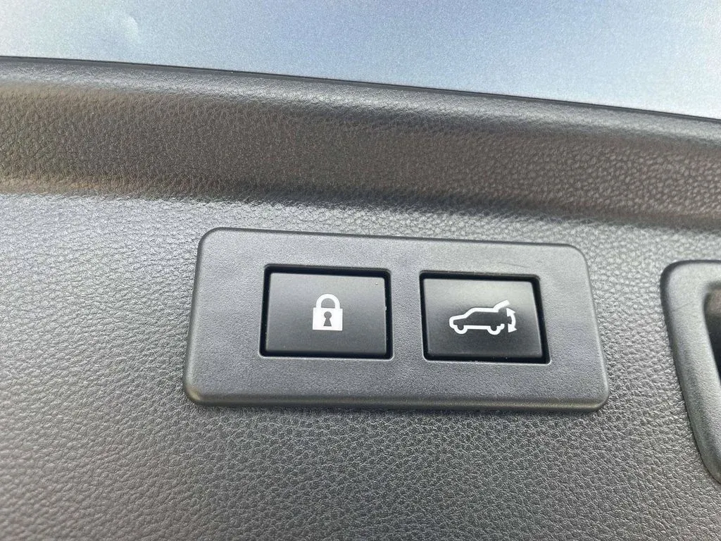 2021 Subaru Forester Touring thumbnail 32