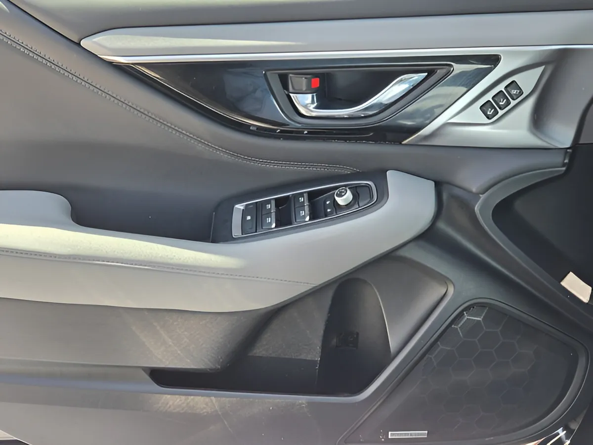 2021 Subaru Outback Limited thumbnail 32