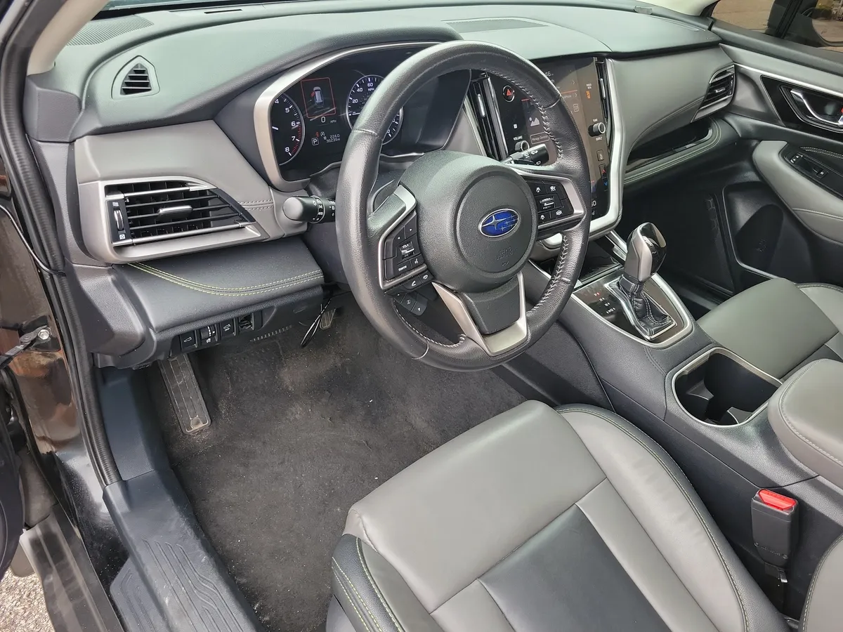 2021 Subaru Outback Onyx Edition XT thumbnail 3