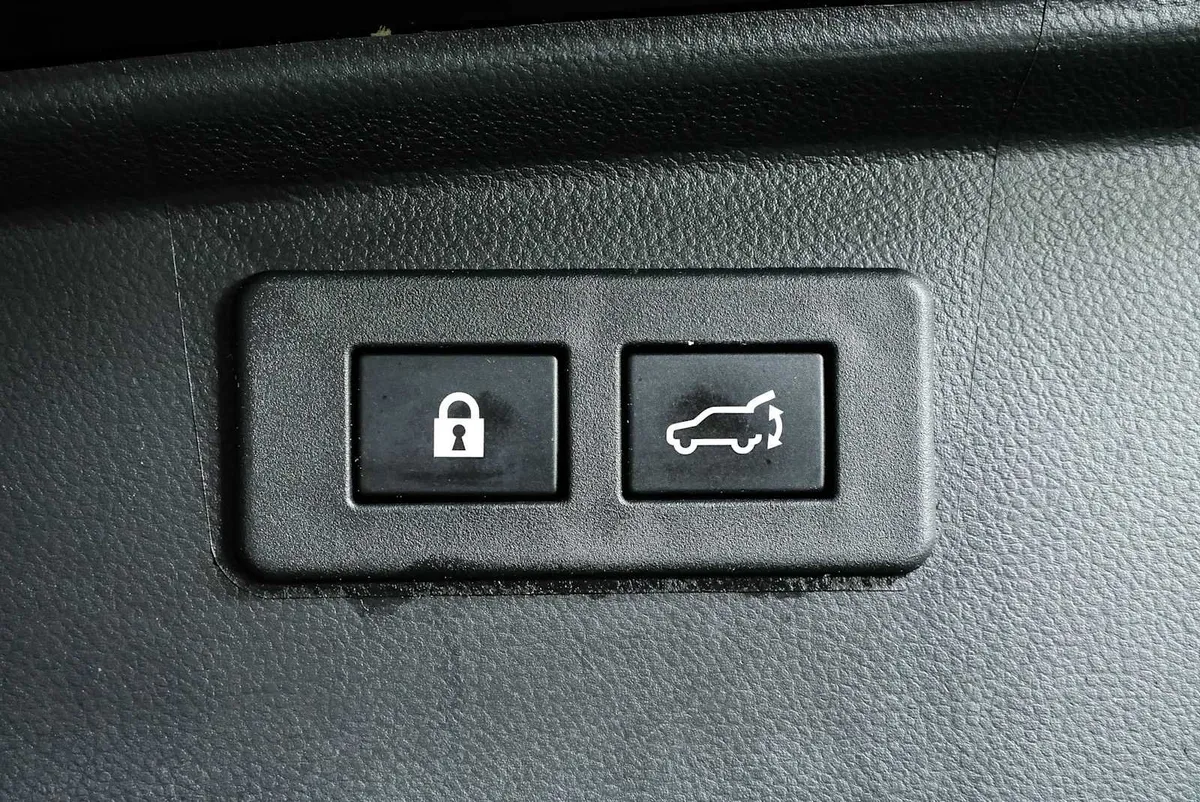 2021 SUBARU OUTBACK Premium thumbnail 32