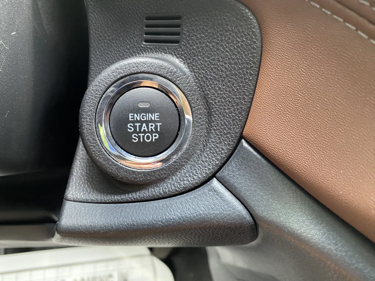 2021 Subaru Outback Touring XT thumbnail 24