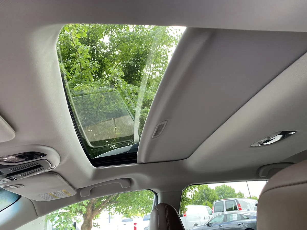 2021 Subaru Outback Touring XT thumbnail 30