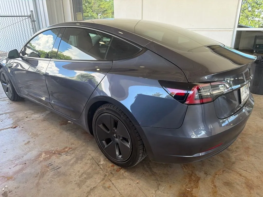 2021 Tesla Model 3 Standard Range Plus thumbnail 2