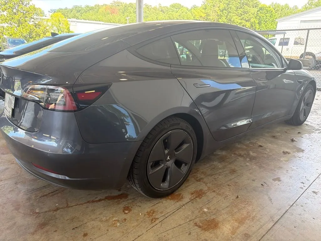2021 Tesla Model 3 Standard Range Plus thumbnail 3