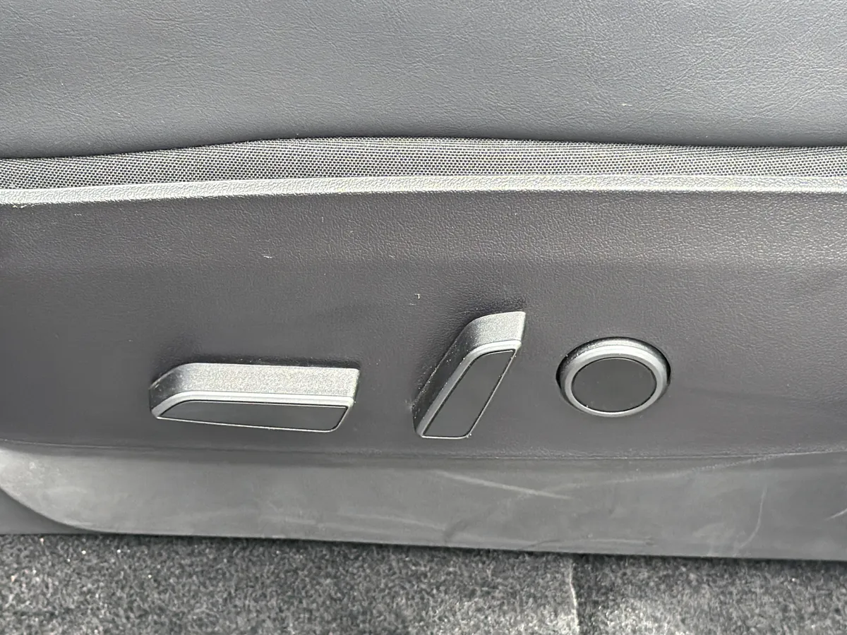 2021 Tesla Model Y Long Range thumbnail 15