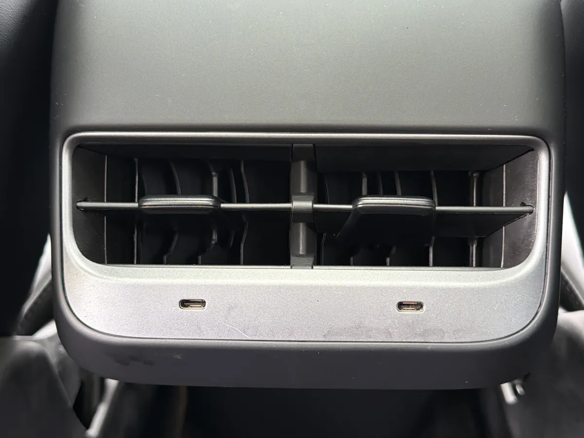 2021 Tesla Model Y Long Range thumbnail 18