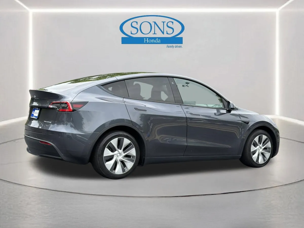 2021 Tesla Model Y Long Range thumbnail 26