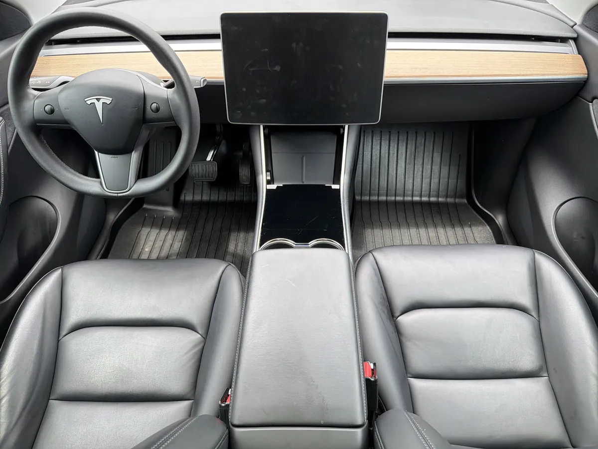 2021 Tesla Model Y Long Range thumbnail 3