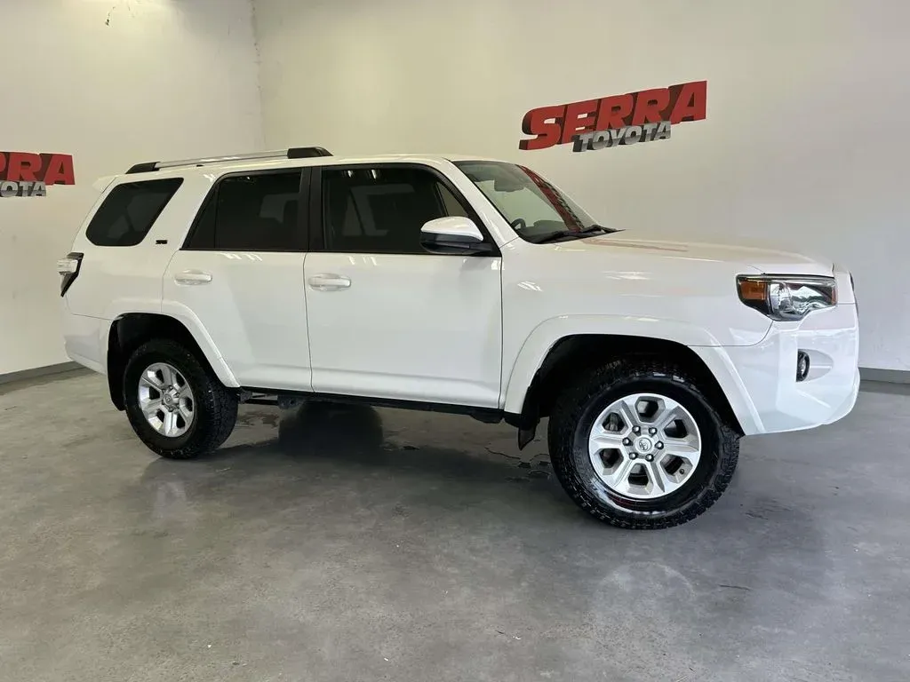 2021 Toyota 4Runner SR5 thumbnail 2