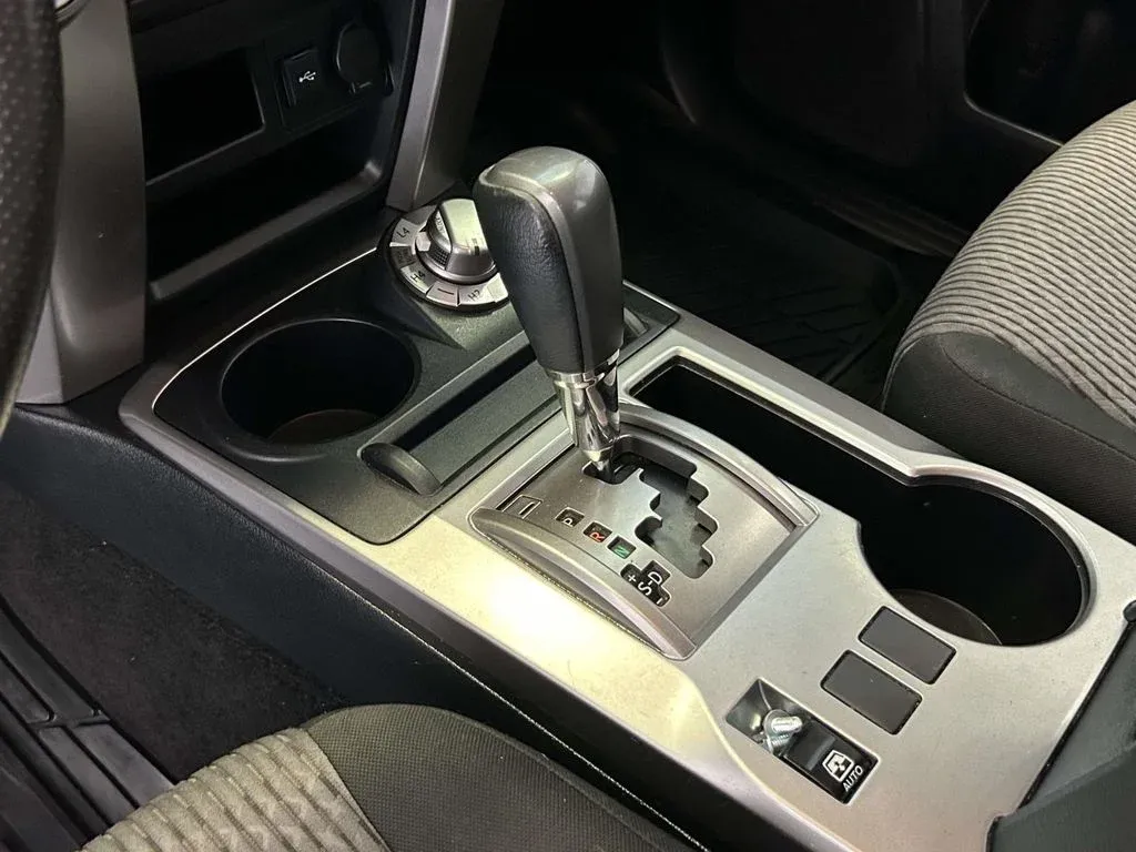 2021 Toyota 4Runner SR5 thumbnail 23